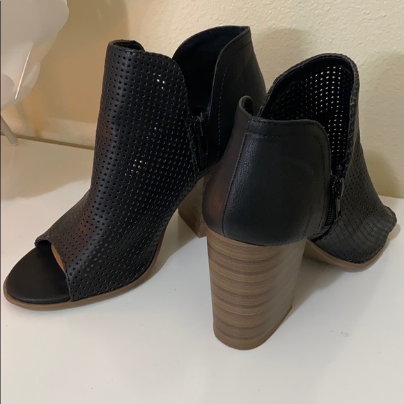 Heels - Picture 1 of 2